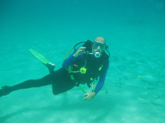 Jeff gives the diver "ok" signal.