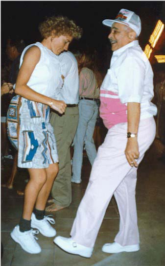 cymn9405.jpg (27986 bytes)