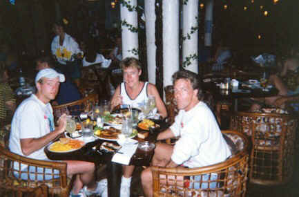 flky9404.jpg (44927 bytes)