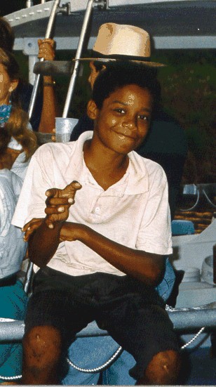 hndrs2.jpg (59199 bytes)