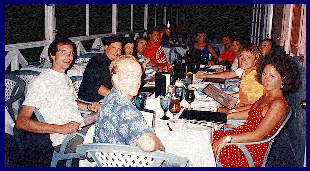 cmn95grp.jpg (132073 bytes)